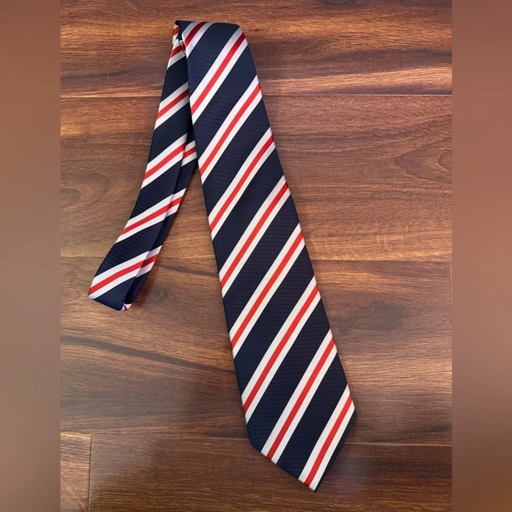 FOSSIL 100% Silk Classic Blue and Red Striped Tie for Formal Occasions